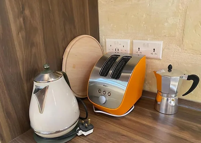 Cosy Cupids Hideout Hot Tub And Bbq - 4km Away From Airport Casa vacanze Paola