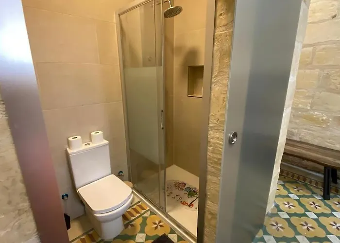 Cosy Cupids Hideout Hot Tub And Bbq - 4km Away From Airport Casa vacanze