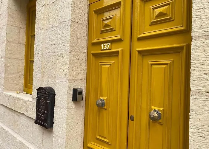 Cosy Cupids Hideout Hot Tub And Bbq - 4km Away From Airport Casa vacanze